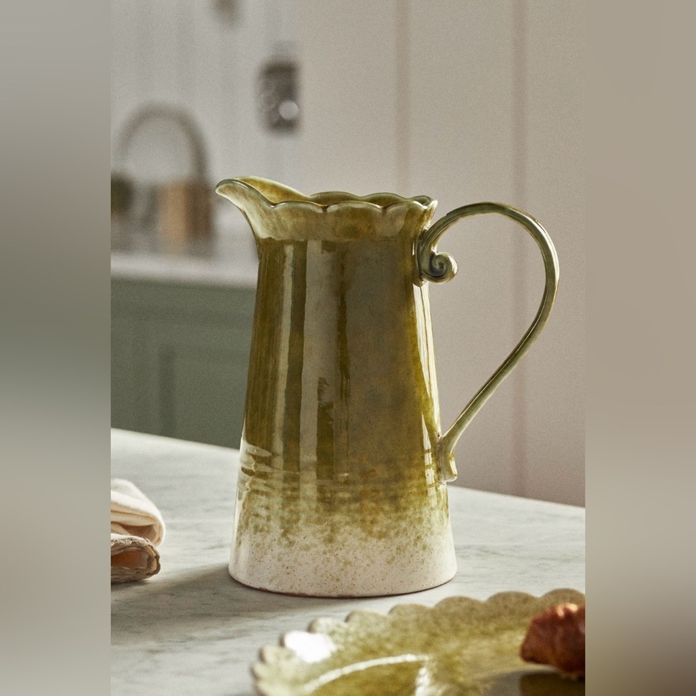 Anthropologie Ruffle Reactive Glaze
Stoneware Pitcher